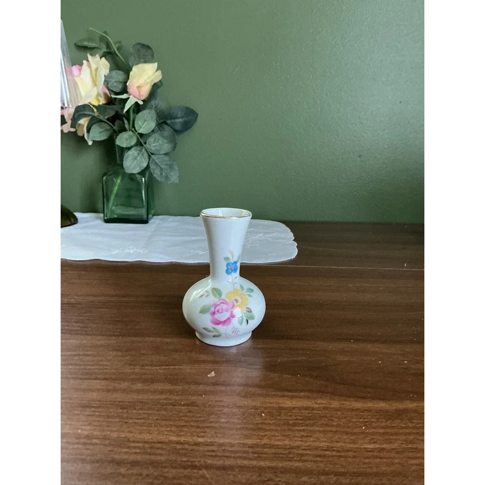 Unbranded dainty vintage